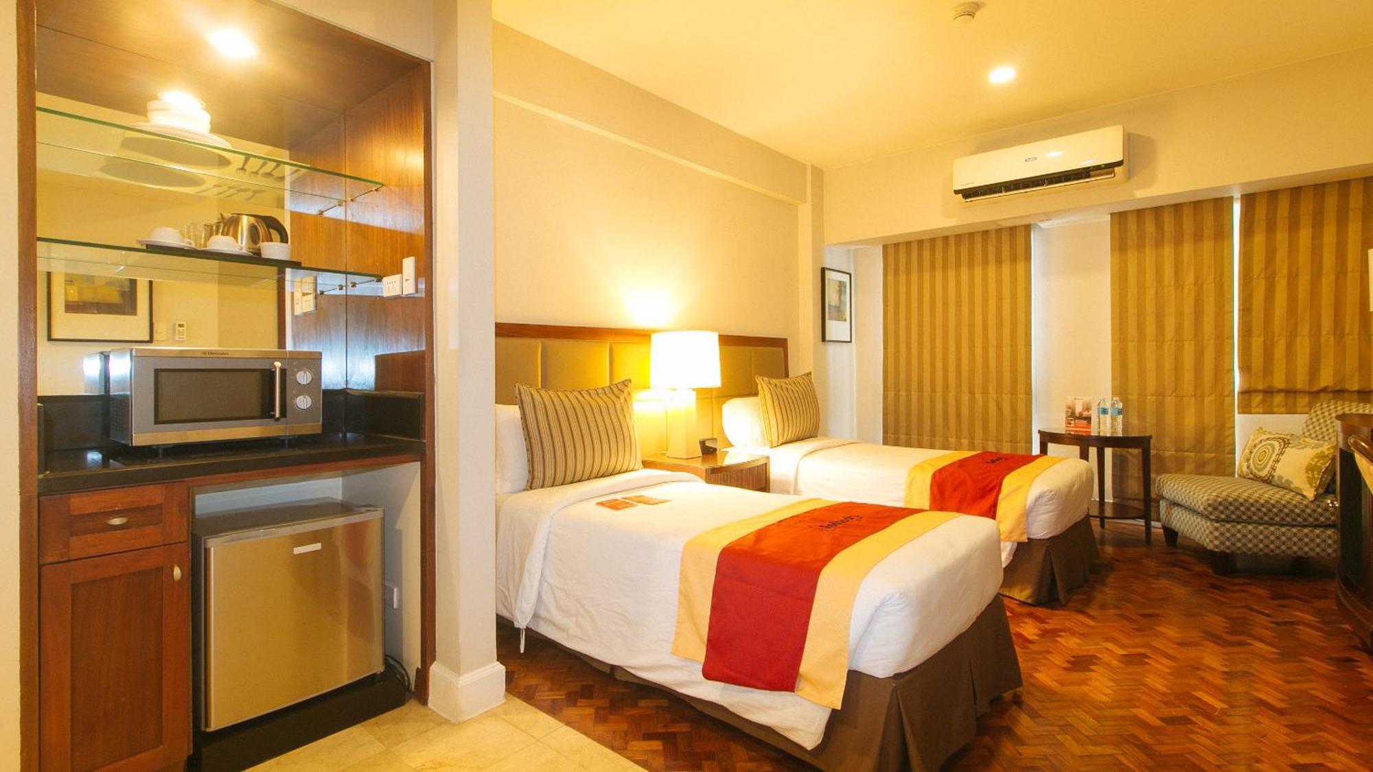 Reddoorz Premium At The Residences Olympia Makati Manila Esterno foto