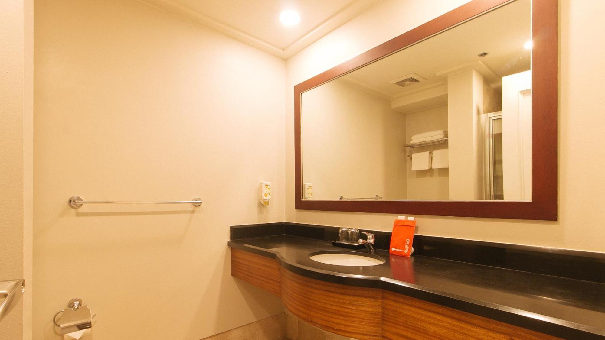 Reddoorz Premium At The Residences Olympia Makati Manila Esterno foto